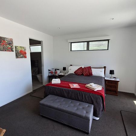 Papamoa Beach, Pohutukawa Deluxe Studio, On Hugoway מראה חיצוני תמונה
